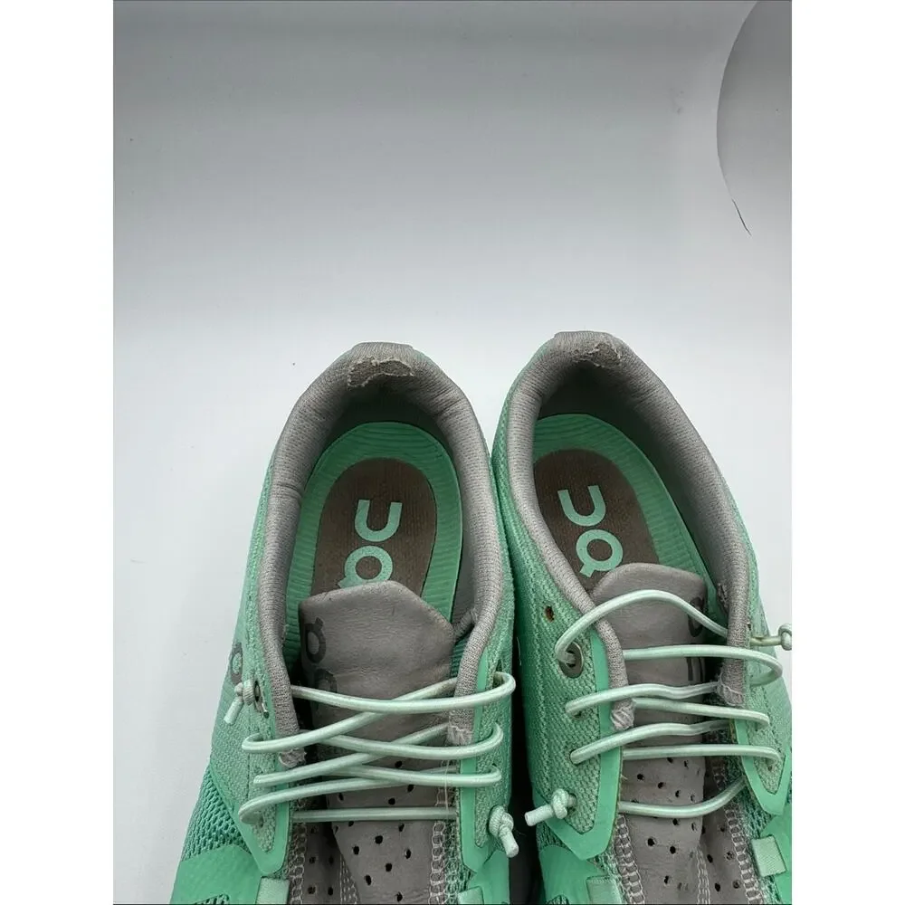 On Running Shoes - Women’s 8